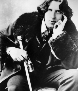 old black and white picture of young oscar wilde 